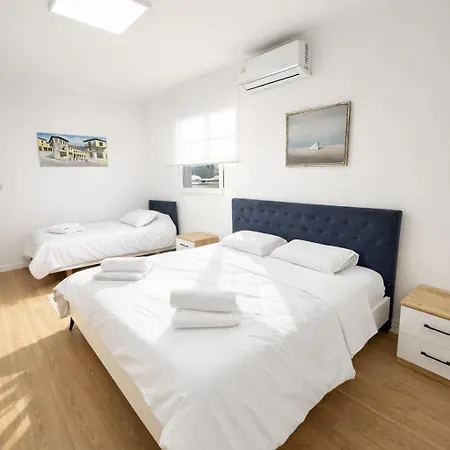 Premium With Balcony ティラナ