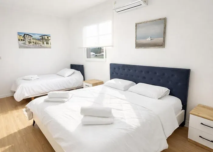 Premium With Balcony ティラナ