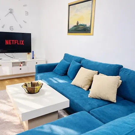 Premium With Balcony アパート ティラナ