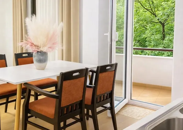 Premium With Balcony ティラナ